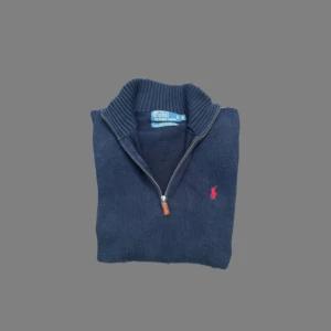 Ralph Lauren Tröja - En eftertraktad tröja från Ralph Lauren i ett mycket mycket bra skick! den är i storlek M och priset på denna är 679