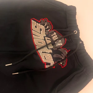 Trapstar byxor  - Trapstar byxor, de är i mkt bra skick och typ oanvända skriv för mer info, den ör i stl M men passar S med