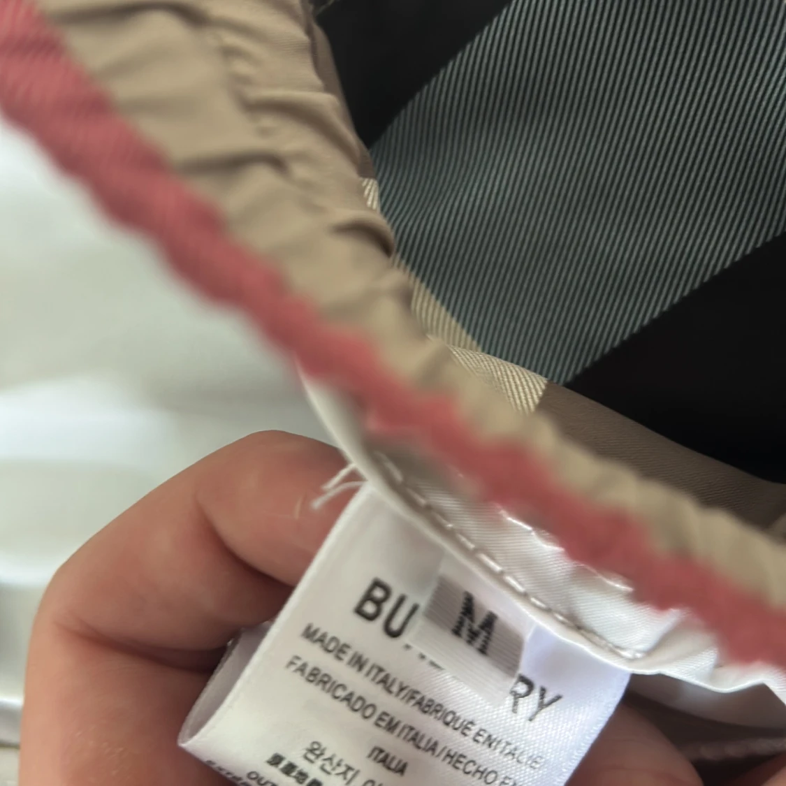 Rutig Burberry badshorts med snörning - 3