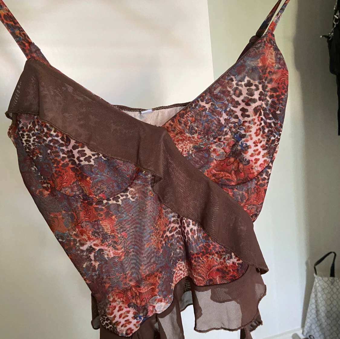 Brun och röd volang set (top och midi kjol) - 1