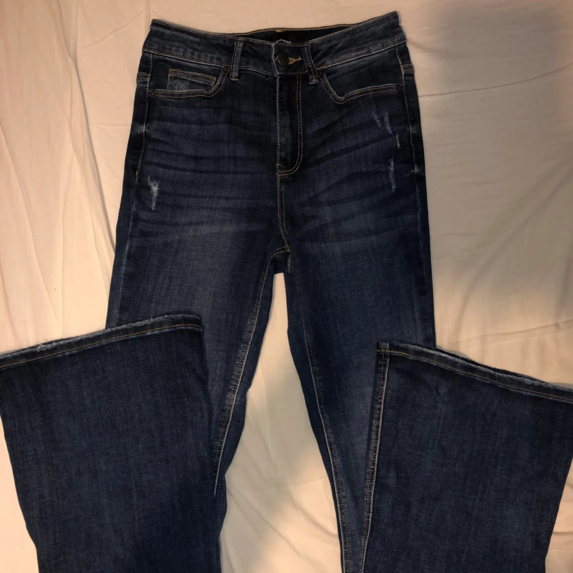 Mörkblå bootcut jeans