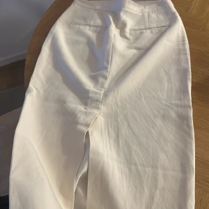 Kostymkjol från Zara - Kostymkjol från Zara, med slita där bak 