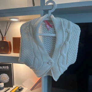 Vit bolero  - Såå snygg vit bolero kofta i storlek S💖💖