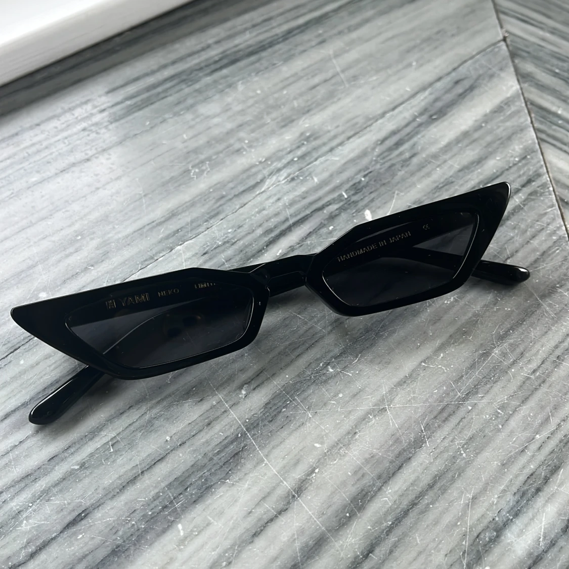 Svarta solglasögon från Yami Neko Limited Edition - 4