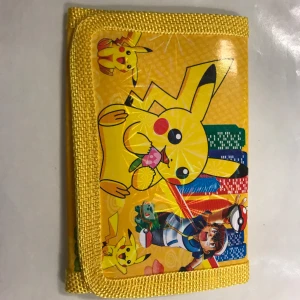 Pokémon Barn Plånbok  - Finns fler motiv kvar, Sammafrakt  Helt ny 