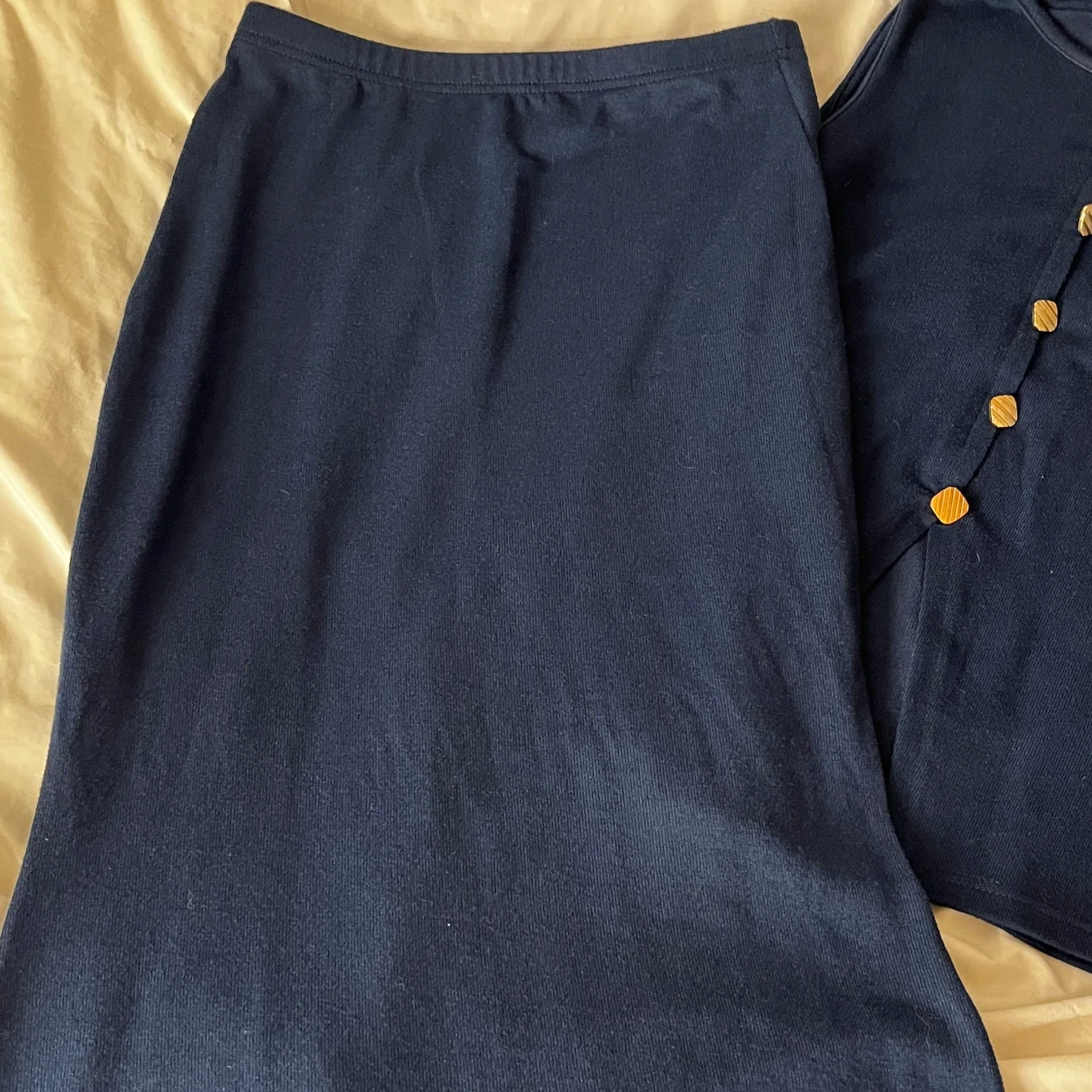 Marinblå set med knappar - 3