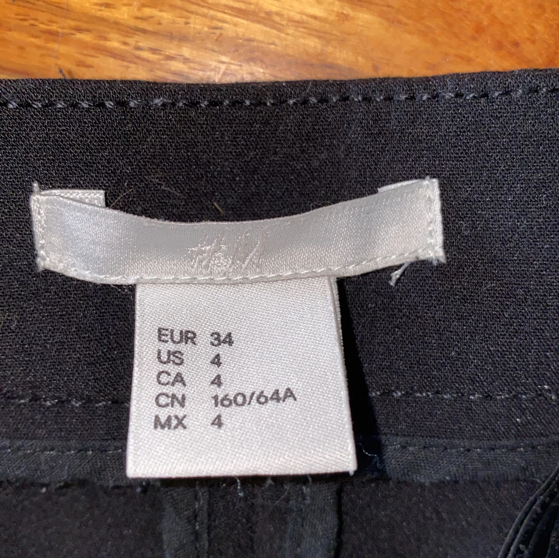 Svarta kostymbyxor från H&M - 3