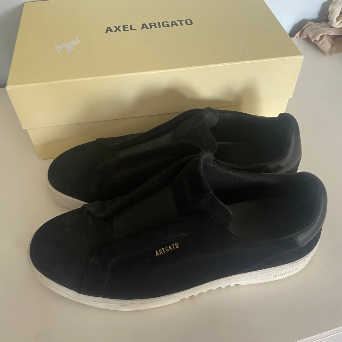 Svarta sneakers från Axel Arigato - 4