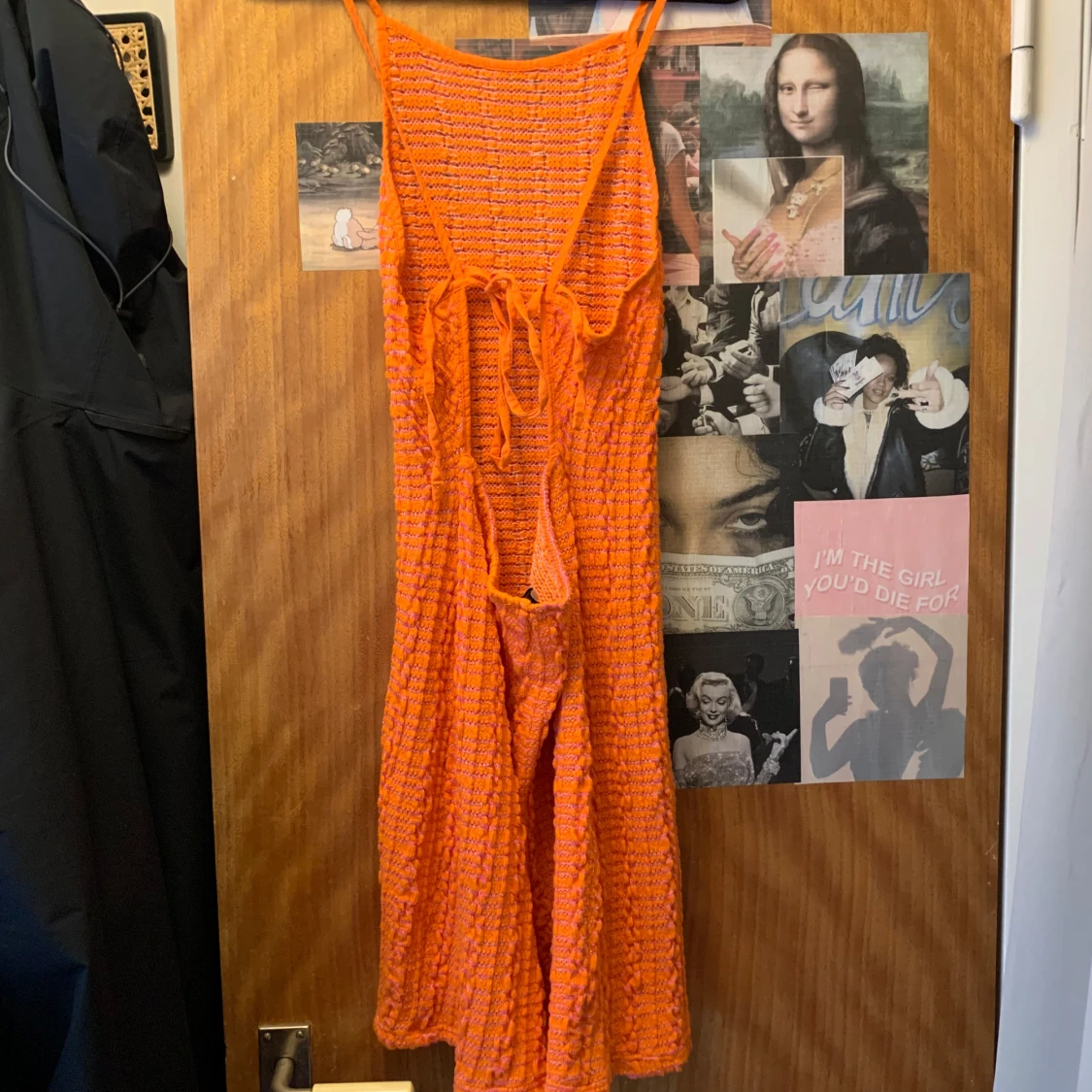 Orange stickad långklänning med knyt - 1