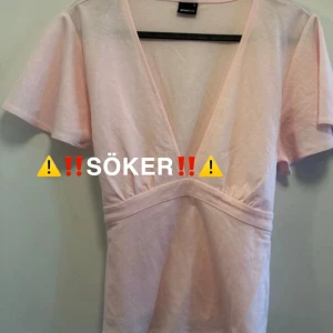 Ljusrosa v-ringad topp från Gina - SÖKER!!! Hälst i storlek S/M och i vit,marinblå eller rosa