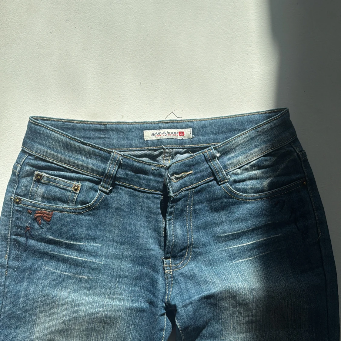 Blå bootcut jeans från Sama - 1