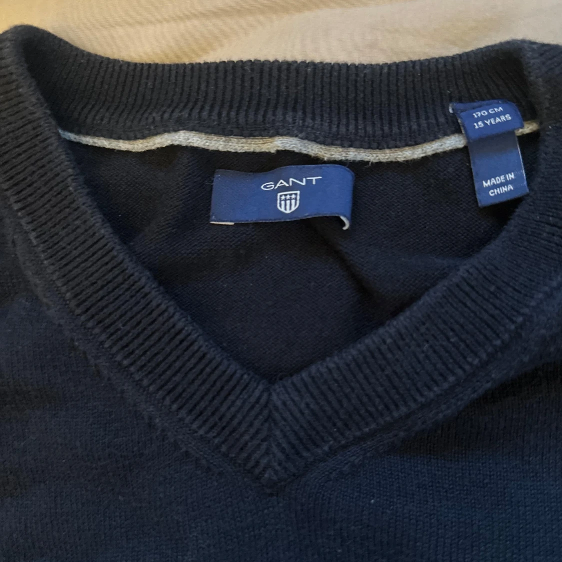 Mörkblå tröja från GANT - 2