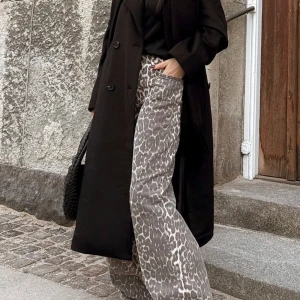 Leopard jeans - Snygga leopard jeans från nakd. Nypris 799kr säljer för 450kr 