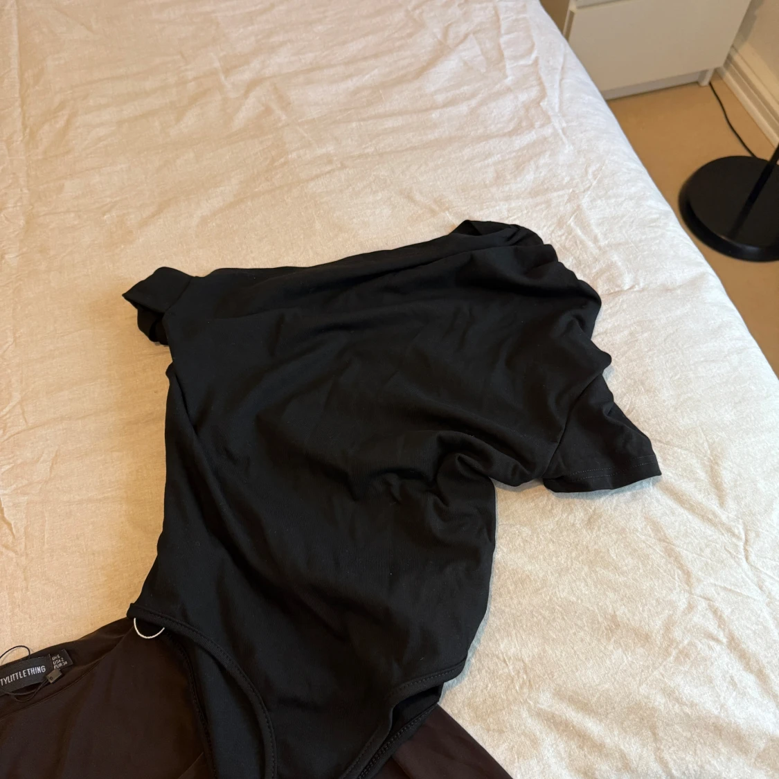 Brun ribbad ärmlös klänning - 2