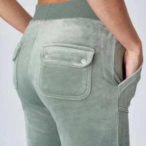 Gröna juicy byxor - Snygga gröna juicy couture byxor💕 Pris diskuterbart och bilder kan skickas. 