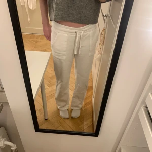 Lowwaist mjukisbyxor - Supersnygga lågmidjade mjukisbyxor från lager 157! Oanvända💕