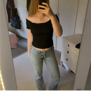 Svart offshoulder topp - Helt ny svart topp från lager 157! Aldrig använd! Hör gärna av dig om du undrar något 💘💘(ny pris 100 kr)