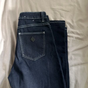 Jeans A-Brand - Jeans från A-Brand i storlek 28 (en 36 i vanlig storlek)