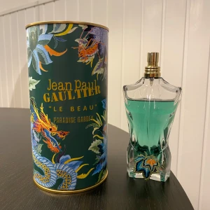 Jean Paul Gaultier Le Beau Paradise Garden 125ml - Jean Paul Gaultier Le Beau Paradise Garden Edt. cirka 100/125ml kvar