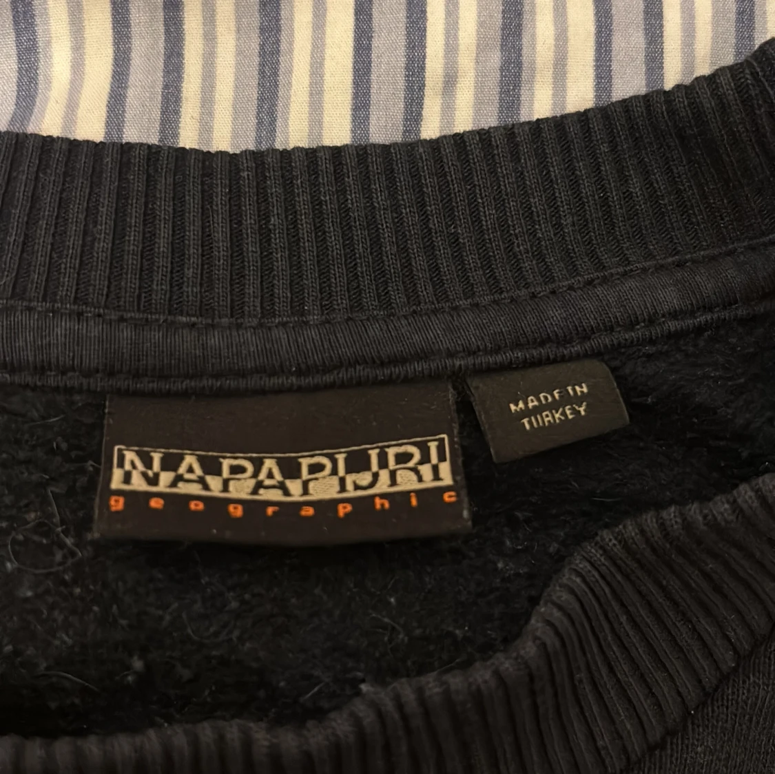 Svart sweatshirt från Napapijri - 3