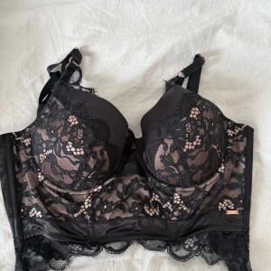 Bh hunkemöller  - Helt ny bh oanvänd Storlek: 75E Hunkemöller