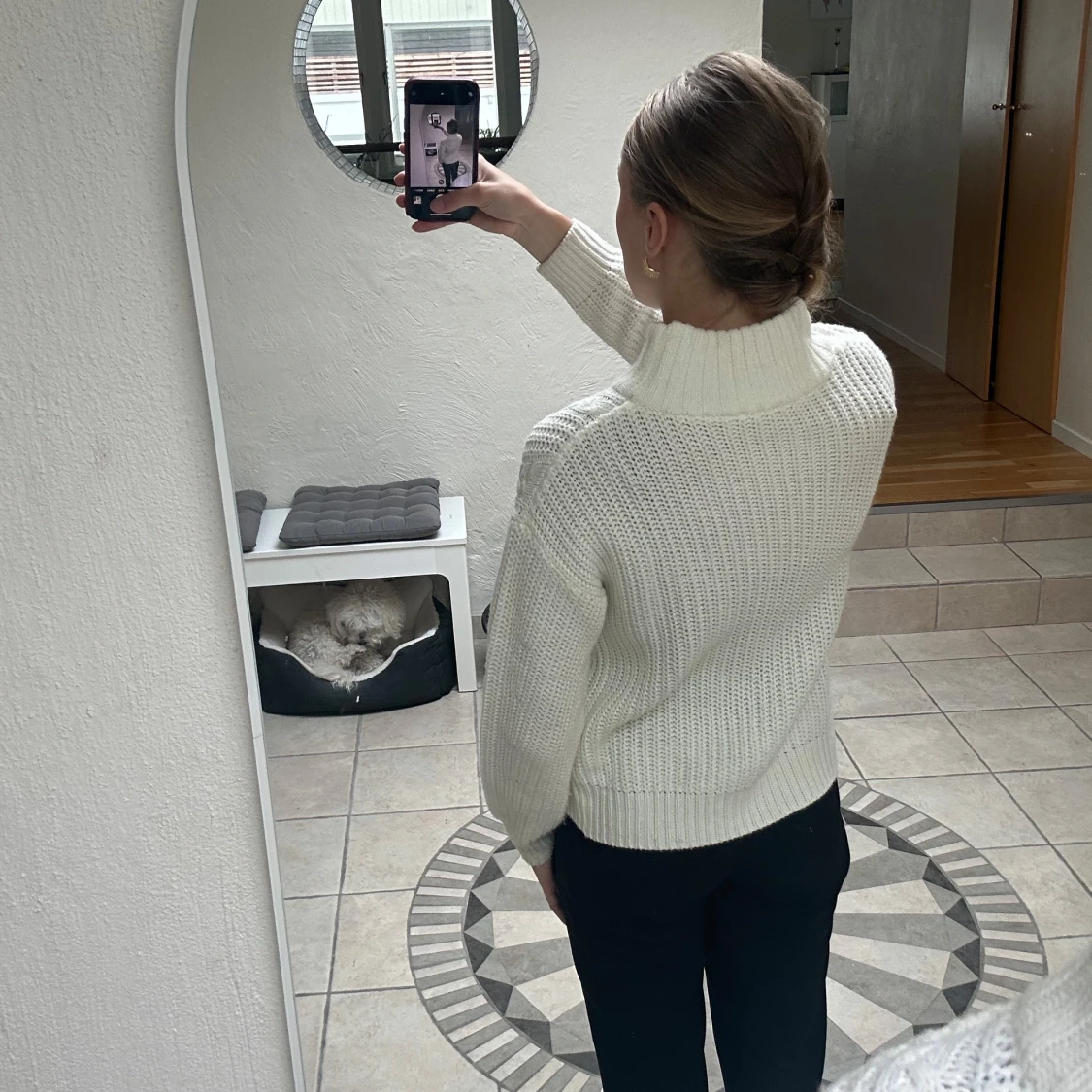 Vit polotröja med flätmönster från Vila - 1