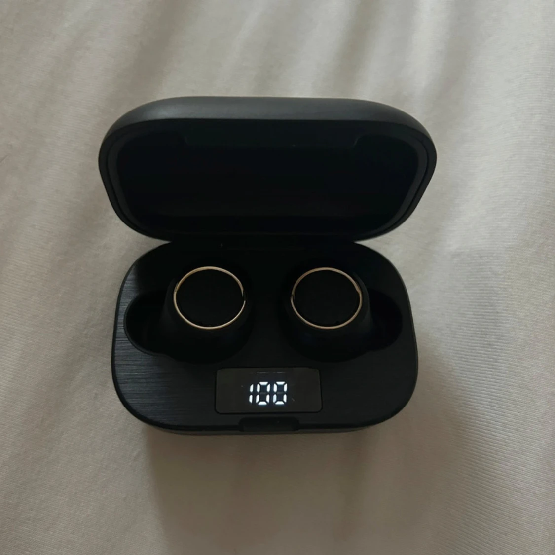 Tobias Jacobsen Hörlurar