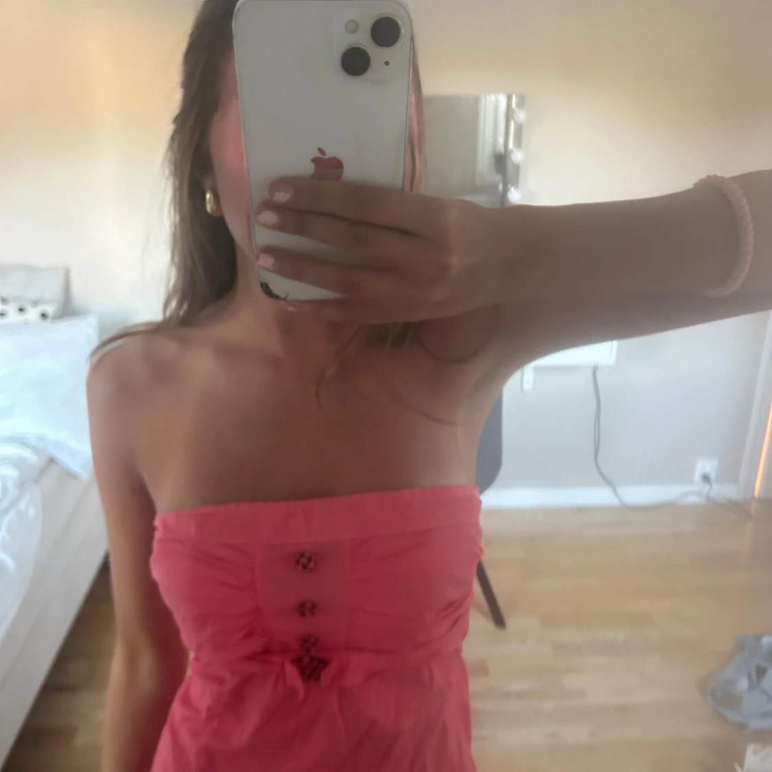 Axelbandslös korall klänning - 2