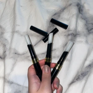 3 Max factorX läppstift  - Jätte fina och bra kvalite, säljer då jag har ganska mycket av de…