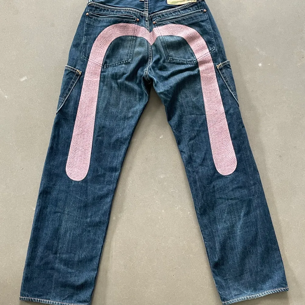 Ovanliga Evisu jeans men droderad logo Bra skick knappt använda. Jeans & Byxor.