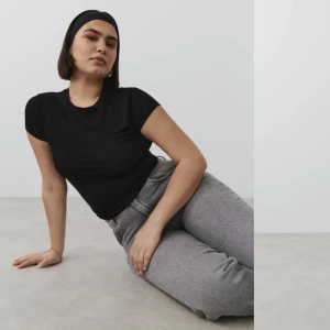 Ginatricot tröja  - Säljer denna ass snygga tröja ifrån ginatricot, helt ny så den är aldrig andvänd.❤️