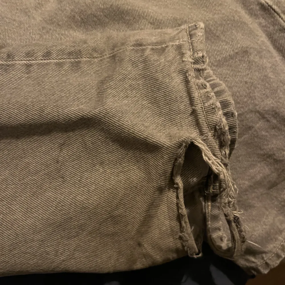 Zara jeans baggy, sönder där nere annars helt perfekta. Jeans & Byxor.