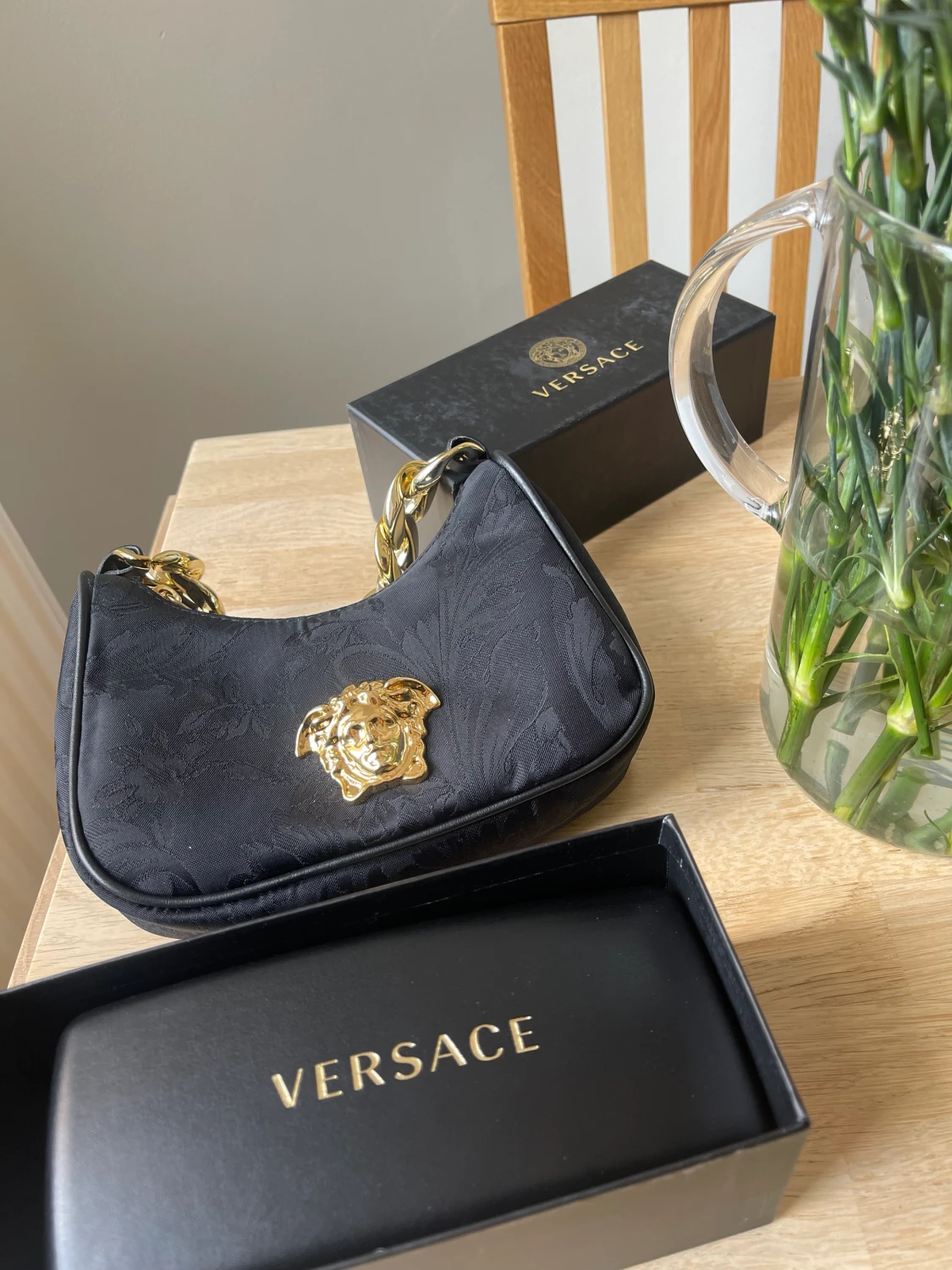 Versace mini väska svart nyskick handväska 