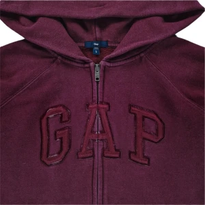 Vintage Gap Hoodie - Skriv vid intresse. Står L men passar mindre. Mått: Längd: 58cm Axelbredd: 40cm Pit to pit: 50cm Bredd nertill: 46 Armlängd från axel: 59cm
