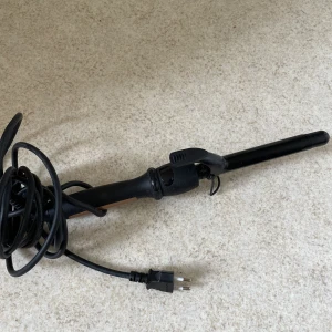 Locktång  - Locktång knappt använd i bra skick🦋 hör av er vid minsta intresse eller fundering 🥰