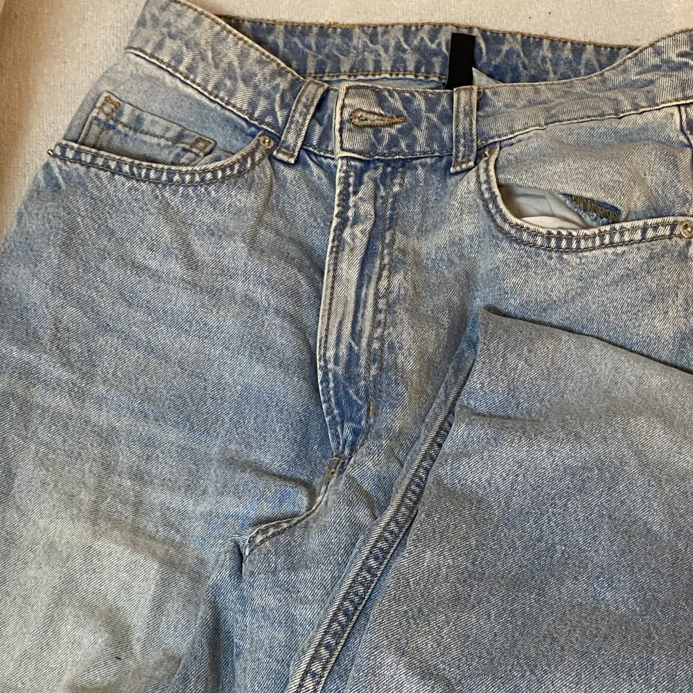 Baggy jeans från hm storlek 36. Jeans & Byxor.