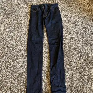 Mörkare skinny Jeans från crocker i nyskick