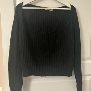 Stickad topp - Världens sötaste stickade topp med fyrkantig ringning💘💘