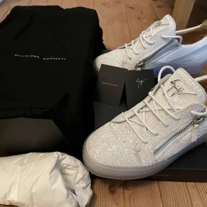 giuseppe zanotti skor - Ny skick storlek 42