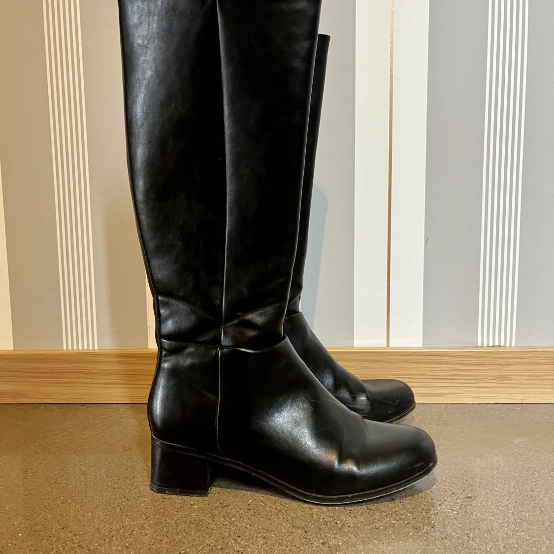 Svarta stövlar - 90