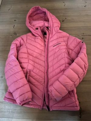 Peak performance jacka dam stl M - Snygg höst/vår jacka från peak 