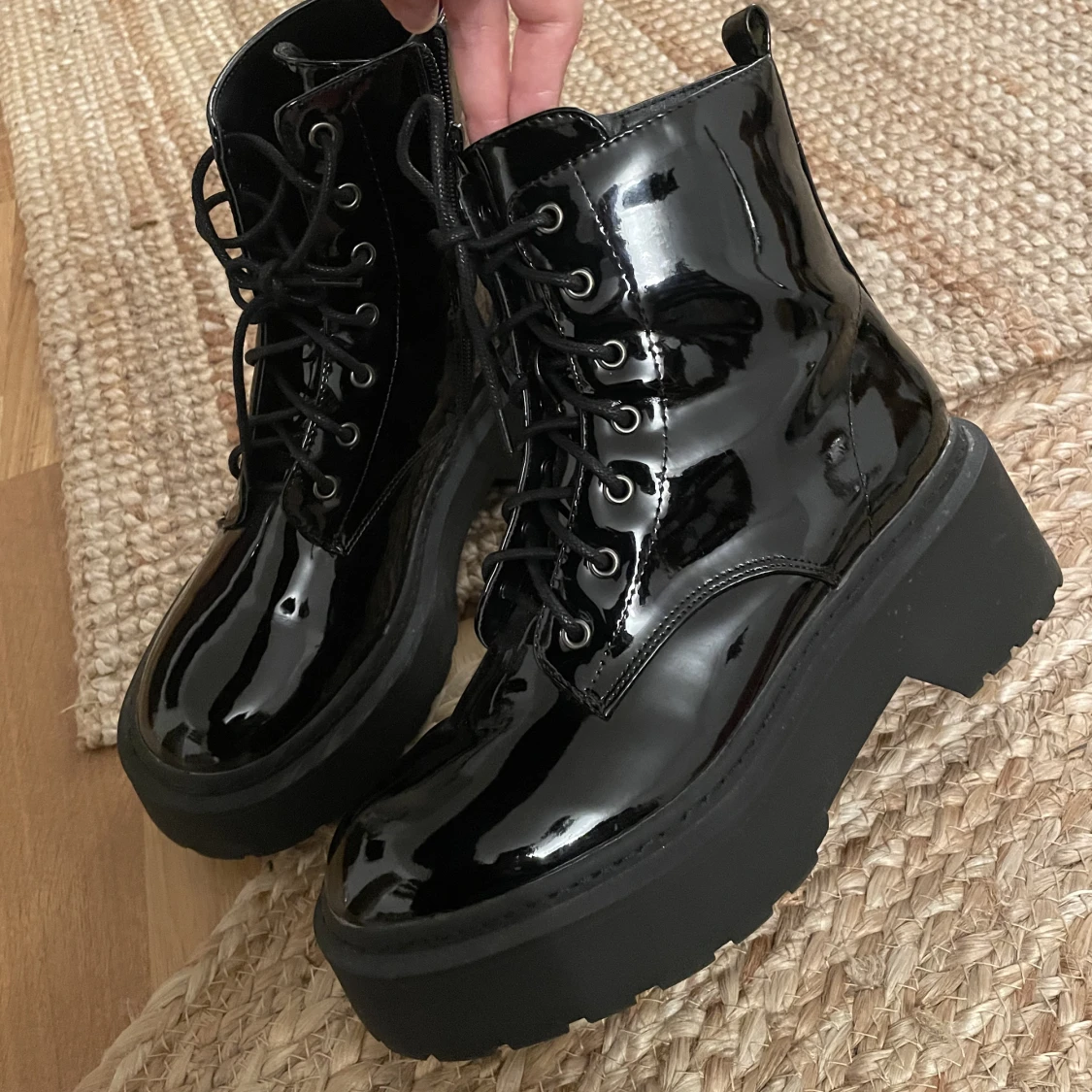 Nya boots med högplatå