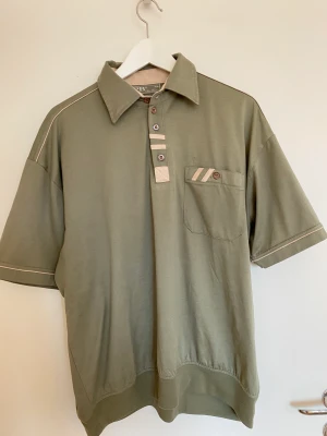 Oversized pique - Strl: XXL Använt skick men inga övriga defekter