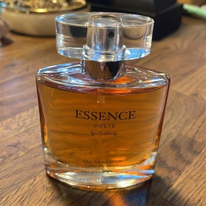 Parfym, Essence Jolie by Suddenly - Ny parfym utan förpackning, 50 ml, Edp