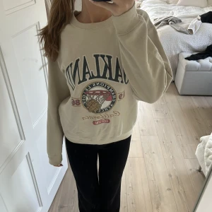 Beige sweatshirt  - Mysig beige Sweden 