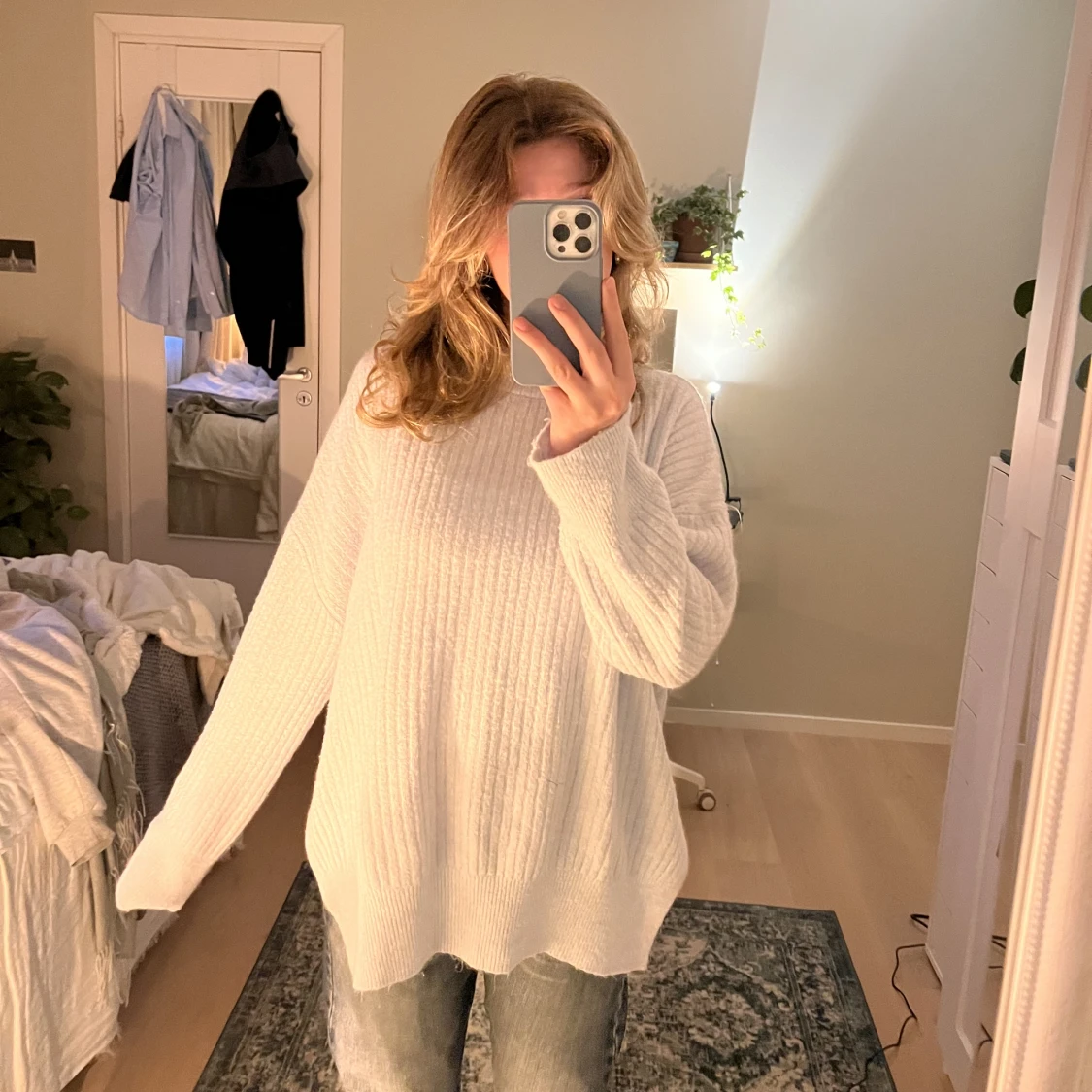 Ljusblå sticksd tröja - 90