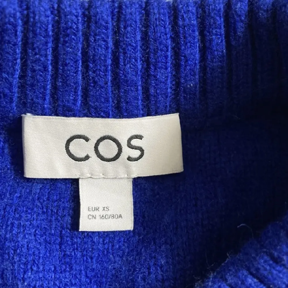 Cos wool jumper. Good condition, size xs. Tröjor & Koftor.