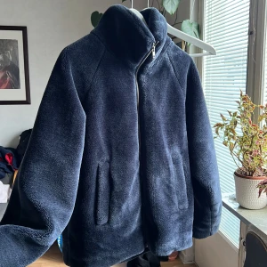 Vinterjacka - Kollar intresset för denna vinter/höst jacka! Super mjuk och varm i fint skick’💙