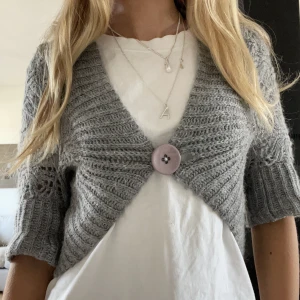 Söt kofta - Stickad kortärmad kofta