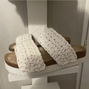 Duffy sandaler - Ett par duffy sandaler. Använda fåtal gånger, undersidan ser man att dom är använda därav priset! Skicka för fler bilder🩷